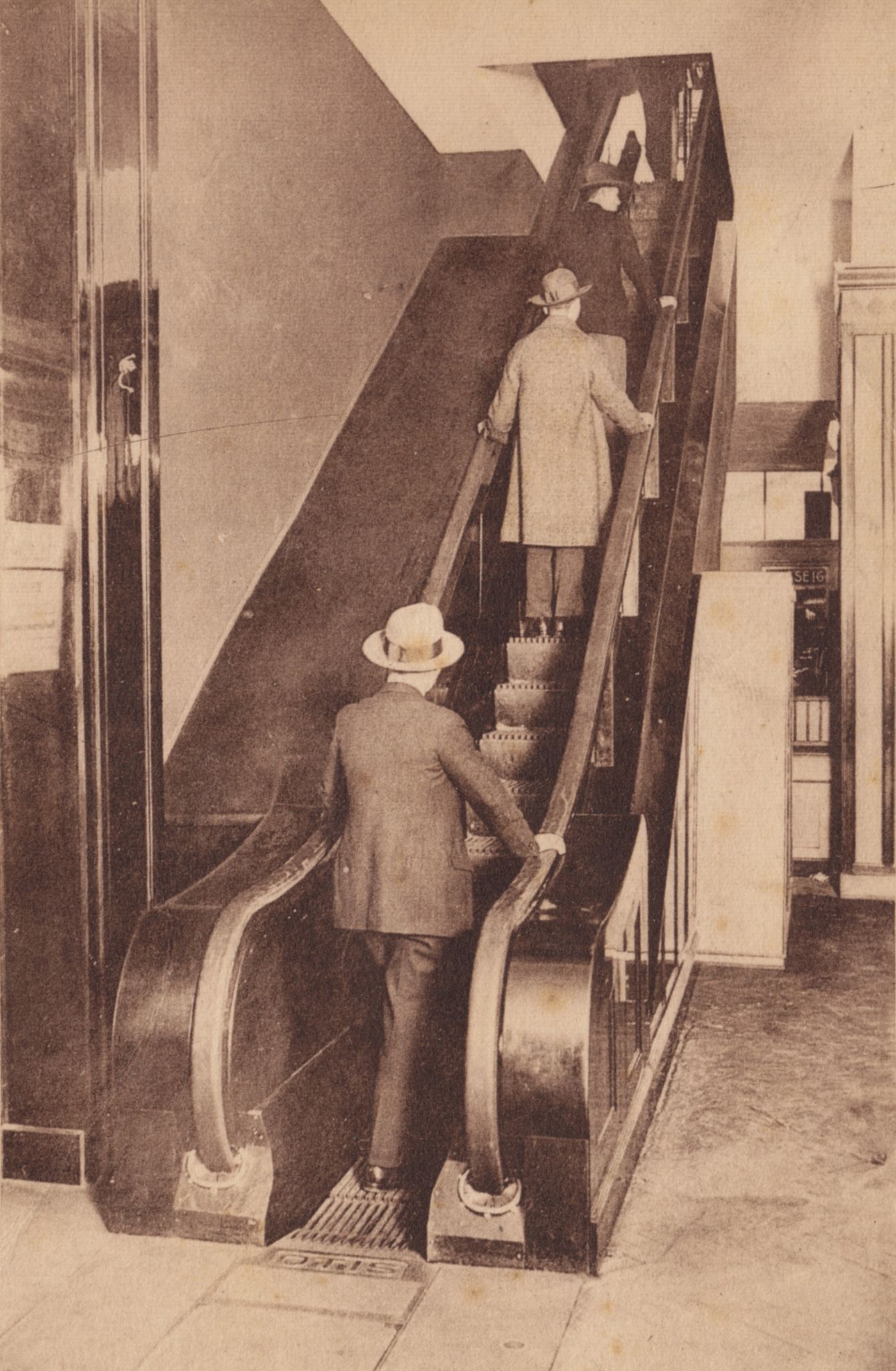 100 Jahre Rolltreppe: Traumfahrt für 30 Sekunden