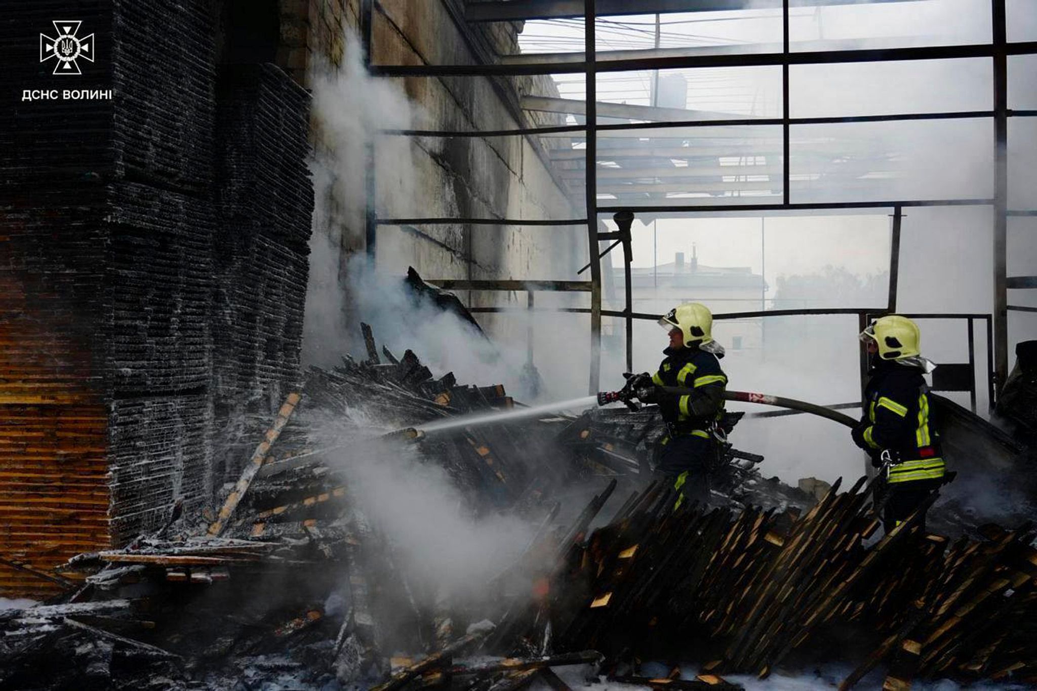 Heftige Luftangriffe treffen besonders Westen der Ukraine
