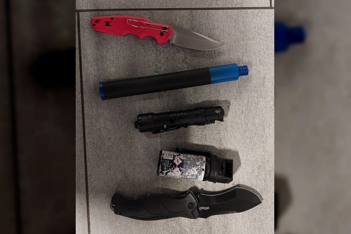 Frankfurt am Main: Polizei stoppt Mann mit Waffen am Flughafen Frankfurt