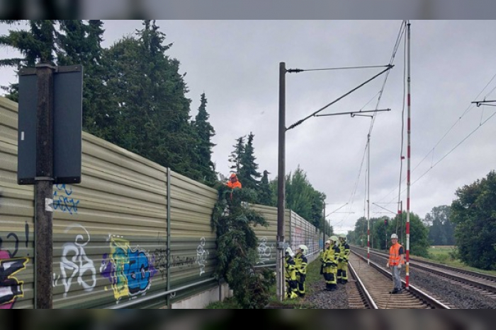 Oberleitung abgeschaltet für Feuerwehreinsatz