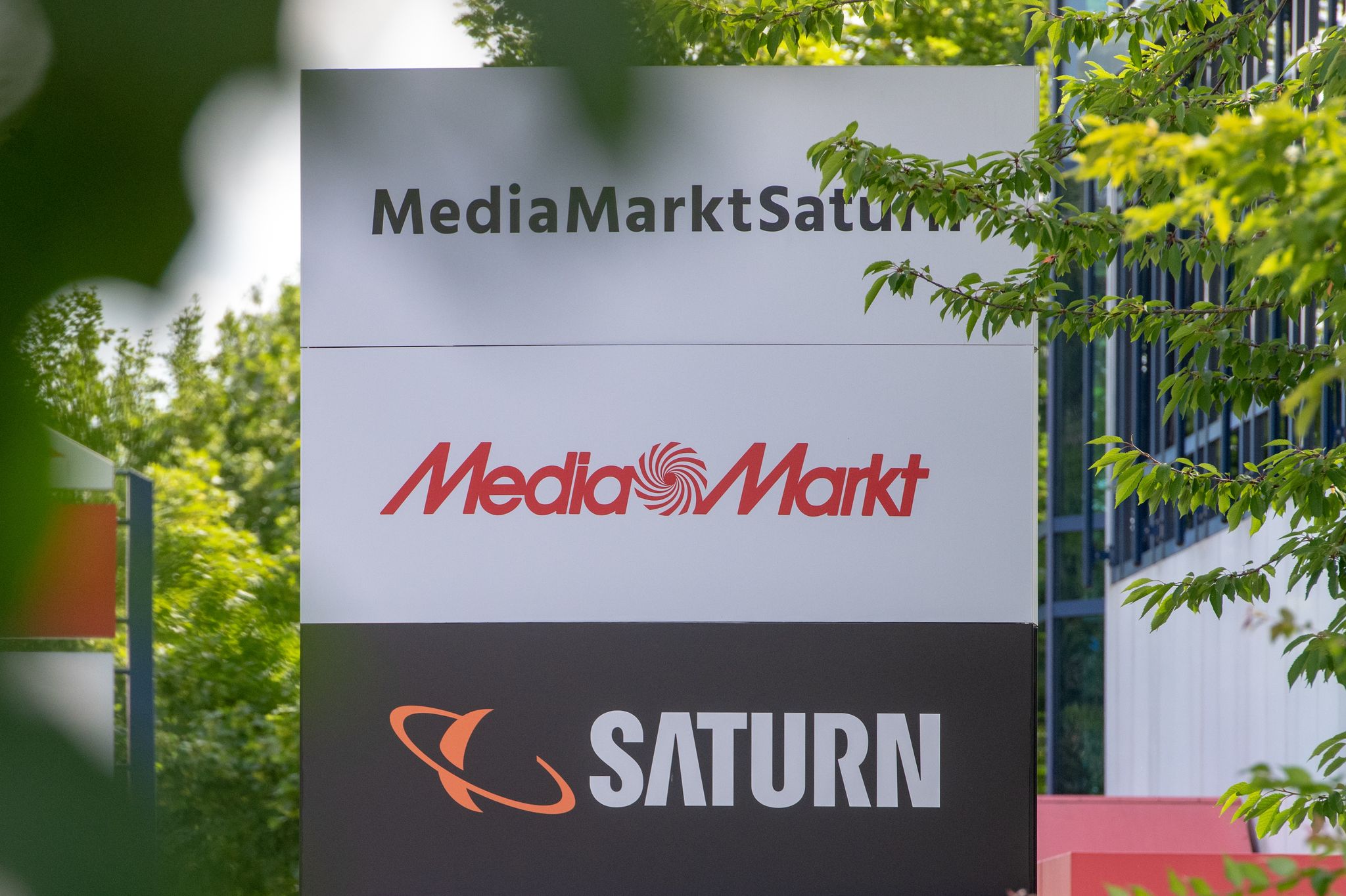 JD.com plant Übernahme von Ceconomy für 4,60 Euro je Aktie