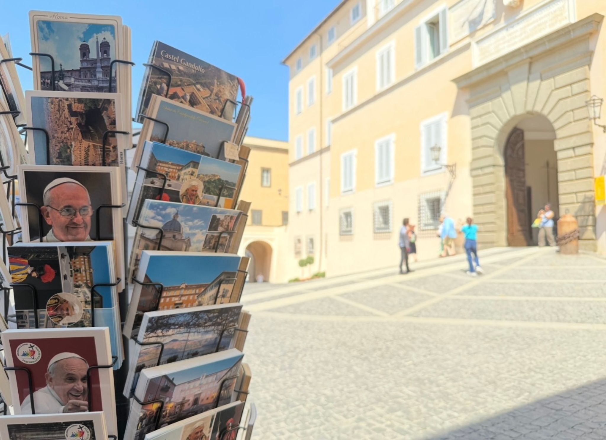 Papst kehrt in Sommerresidenz Castel Gandolfo zurück