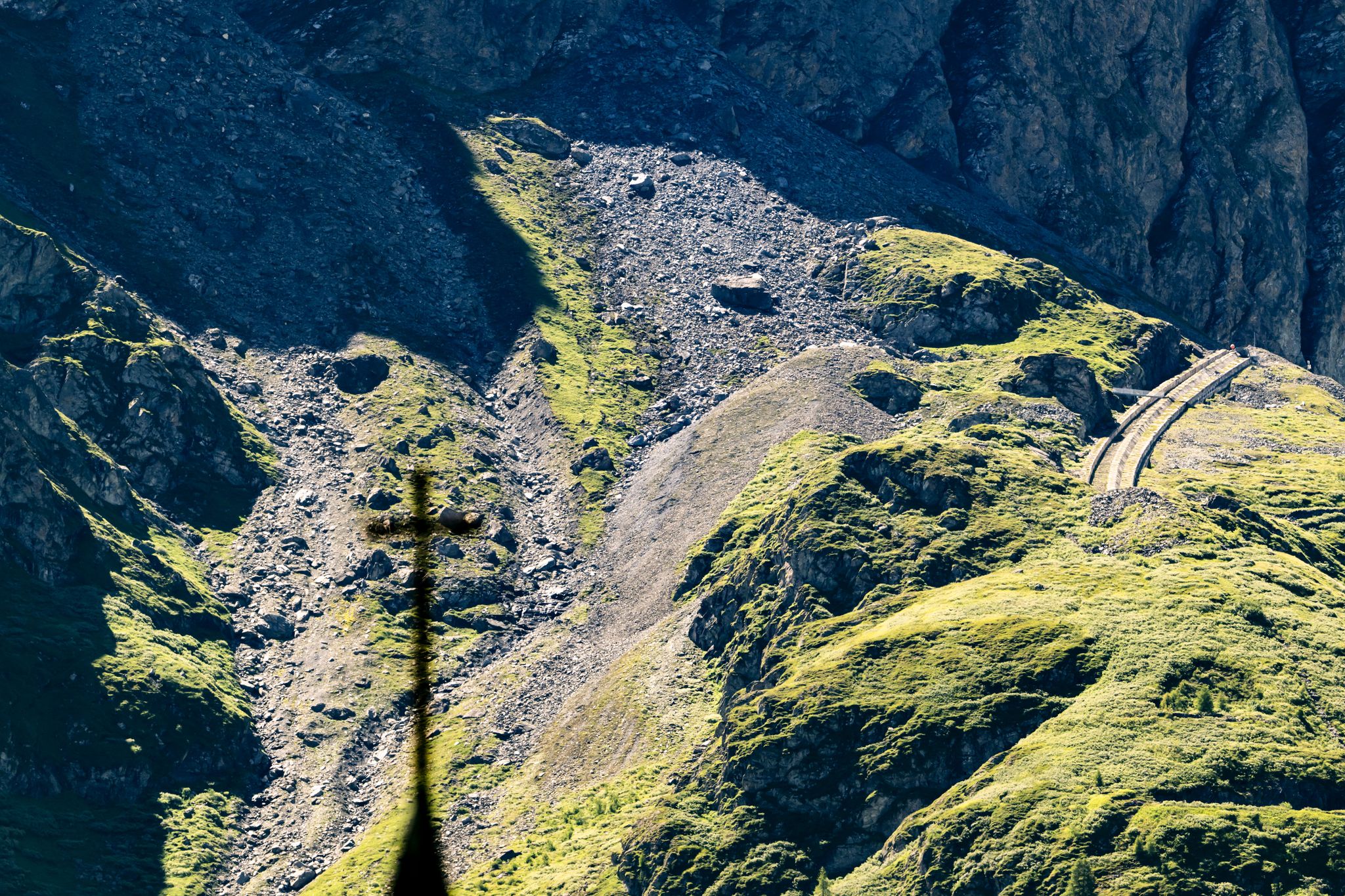 Nach Felssturz: Zugang zu Staumauer in der Schweiz gesperrt