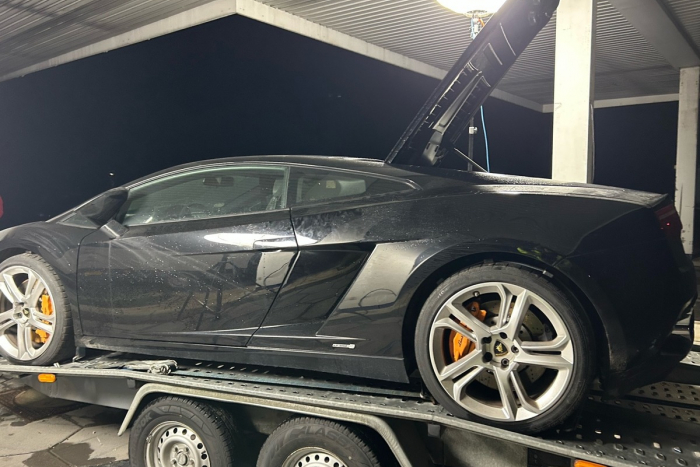 Stuttgart: Zöllner stellen Lamborghini sicher