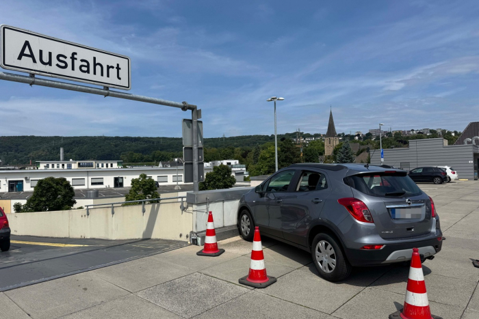 Herdecke: Feuerwehreinsatz nach PKW-Unfall am Mühlencenter