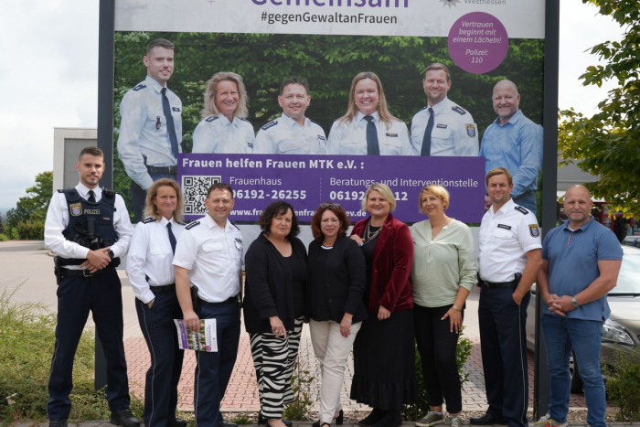 Main-Taunus-Kreis: Trickdiebinnen entwenden Goldkette