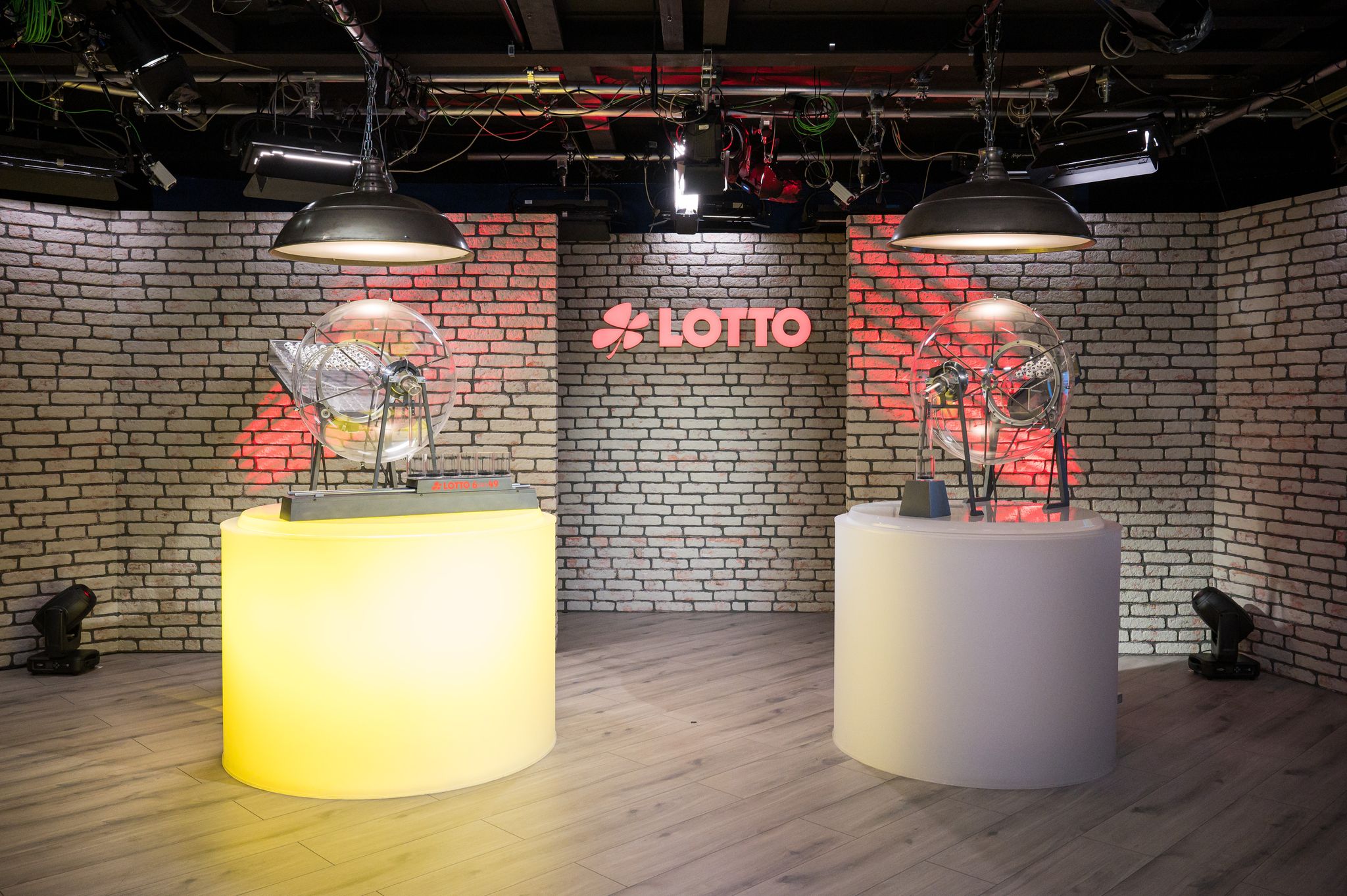 Doppelte Panne bei Lotto-Ziehung: Superzahl-Aussetzer und Kugel-Verkantung