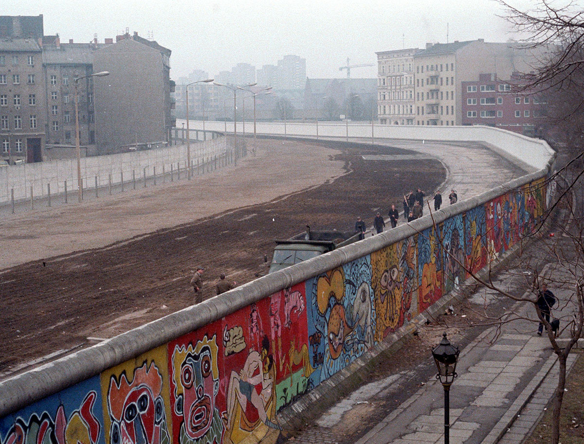 Der Aufstieg und Fall der Berliner Mauer – Symbol der Teilung und Mahnmal der Geschichte