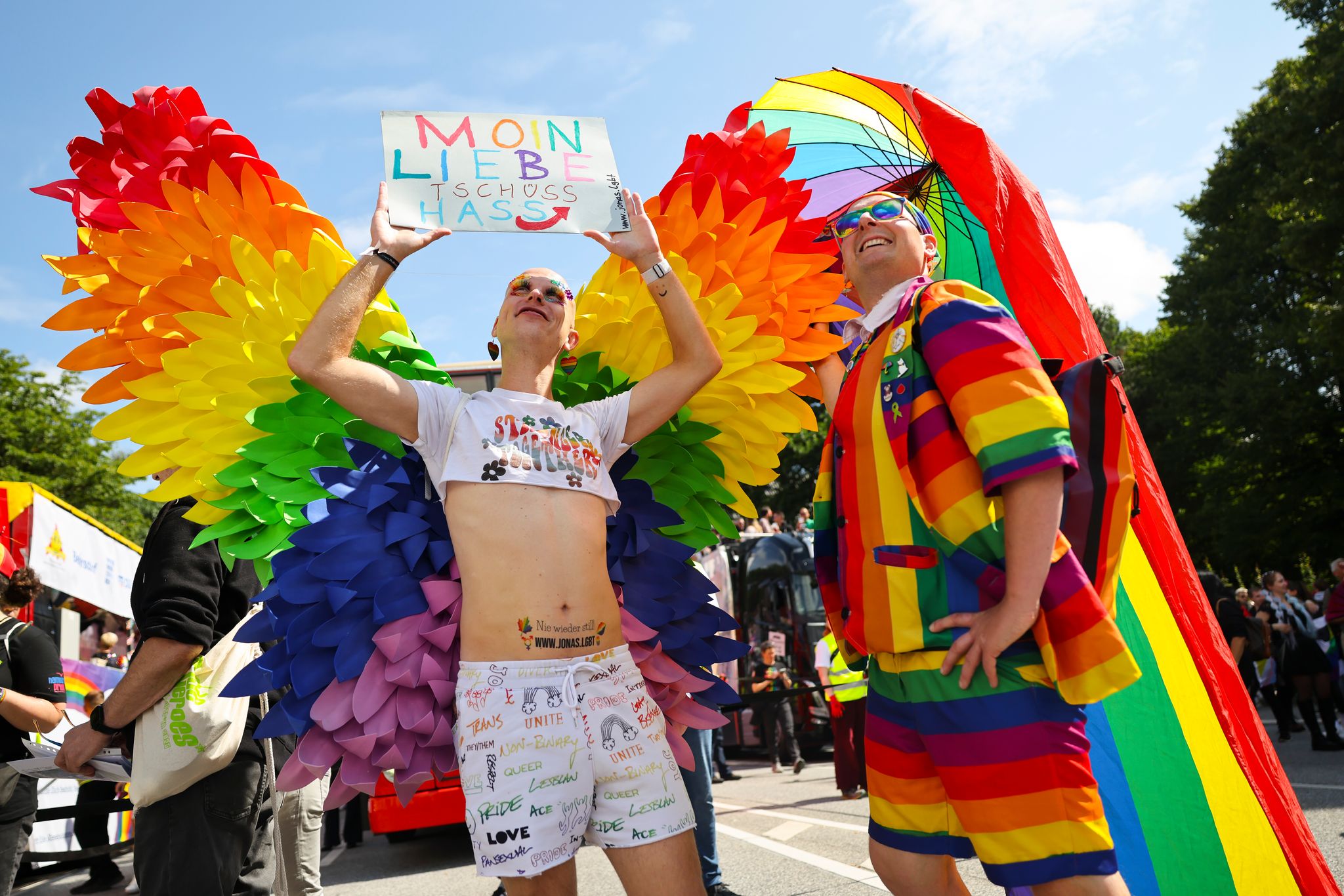 Rekord: 260.000 Menschen feiern bei CSD-Demo in Hamburg