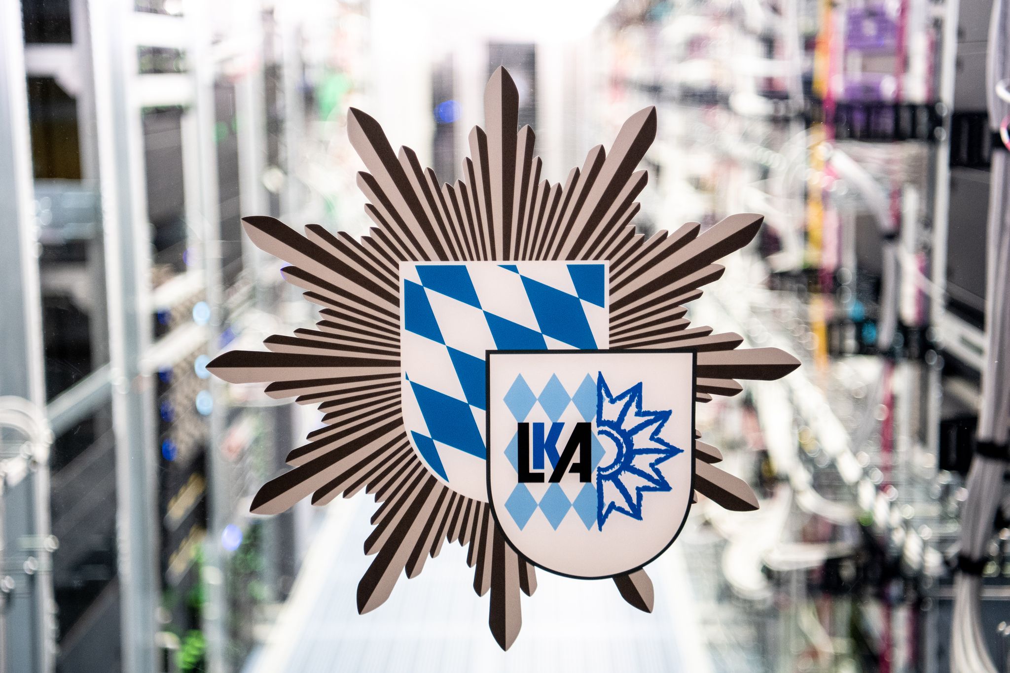 Polizei verhaftet mutmaßliche „Reichsbürger“-Terroristen