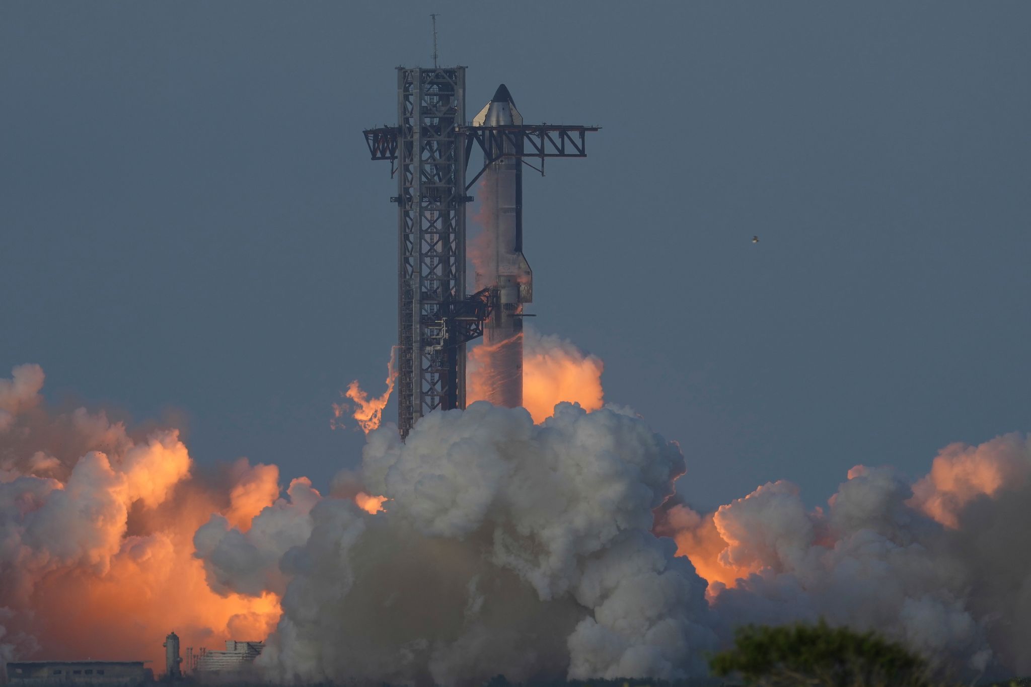 SpaceX Starship absolviert erfolgreichen zehnten Testflug