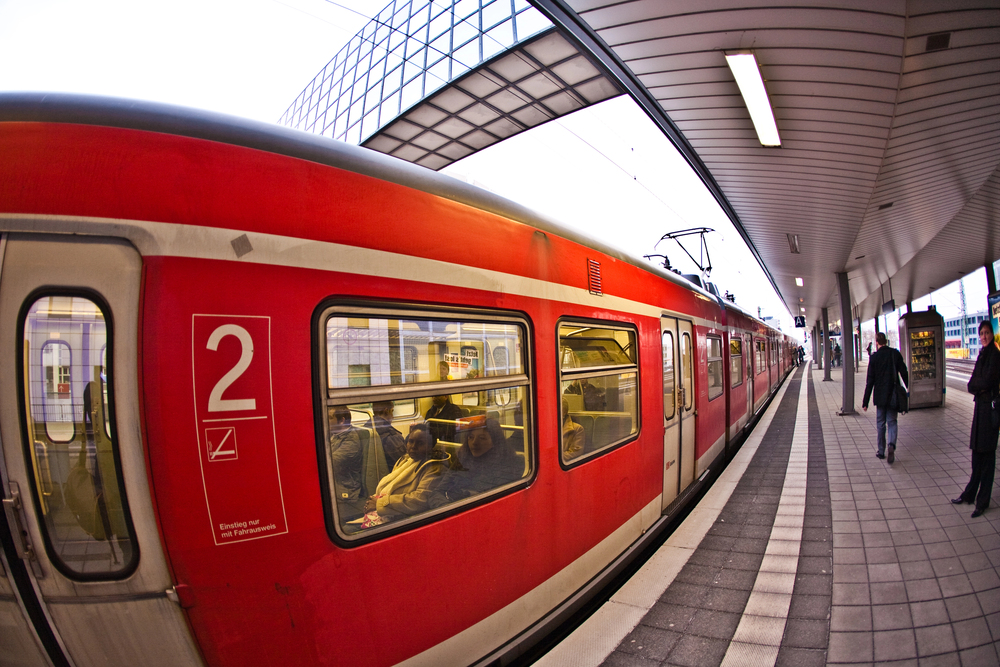 Zugunglück in Niedersachsen: Zwei Tote, Hundert Fahrgäste evakuiert