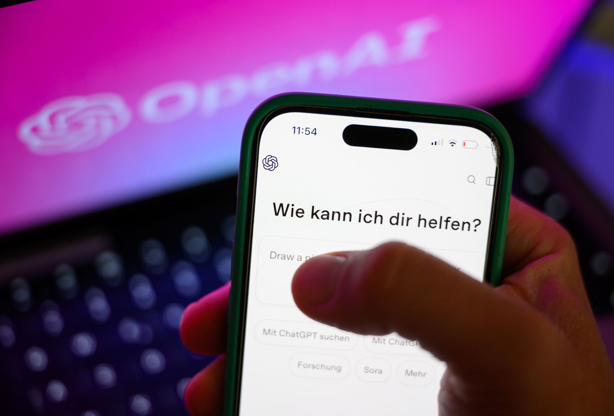 Studie: Künstliche Intelligenz beeinflusst den Arbeitsmarkt spürbar