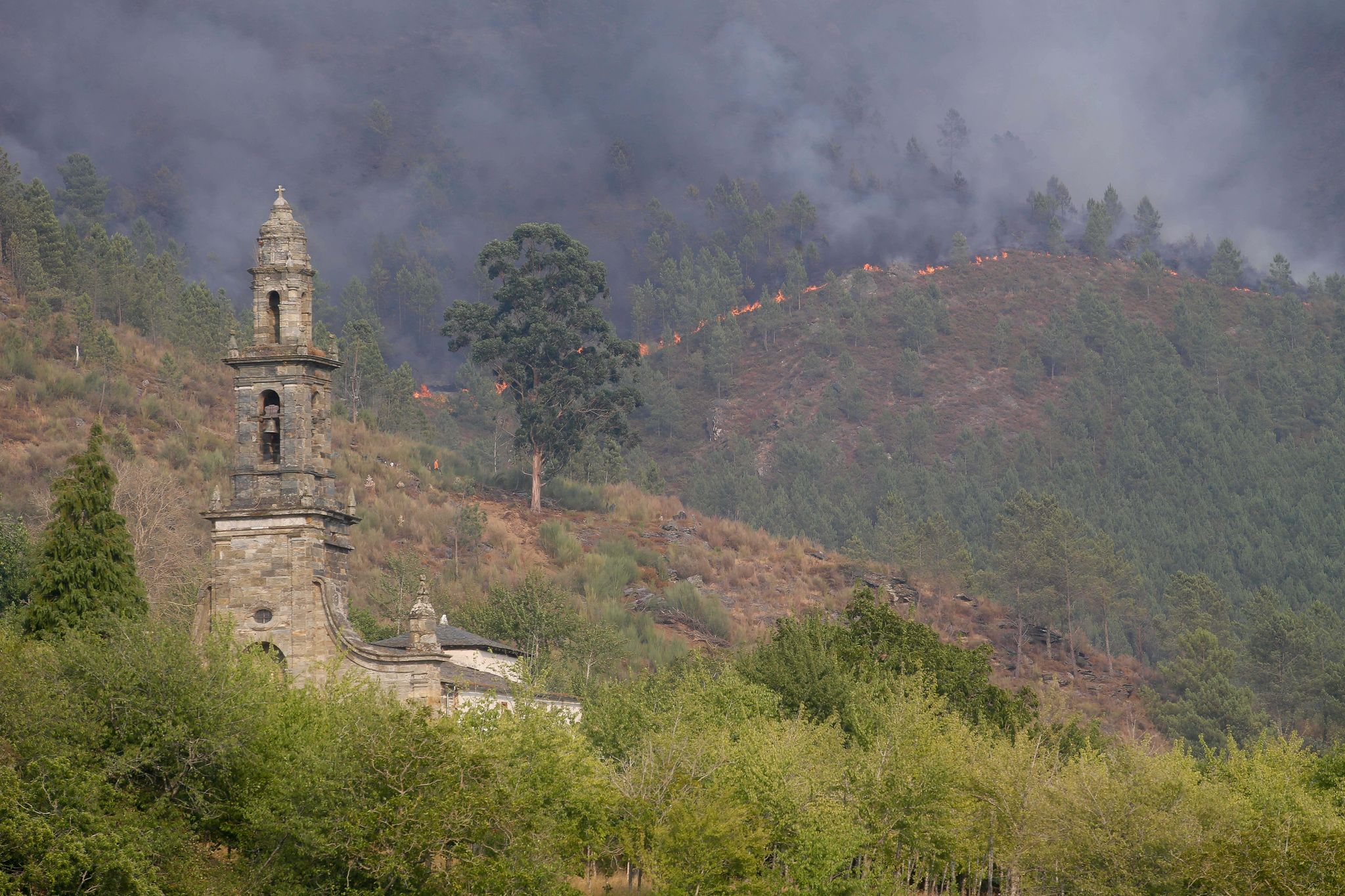 Viertes Todesopfer bei verheerenden Waldbränden in Spanien
