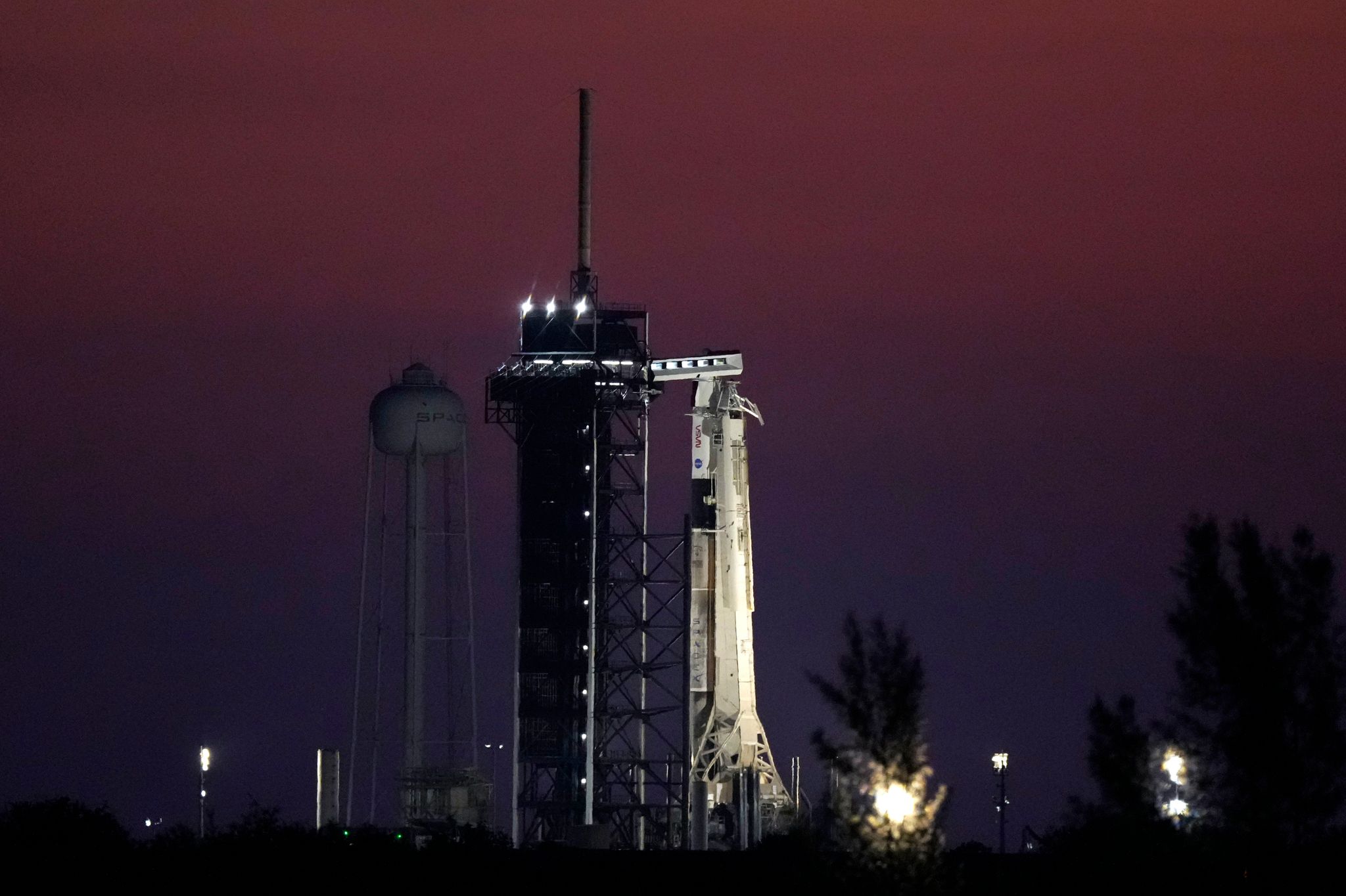 Vier Raumfahrer zur ISS gestartet