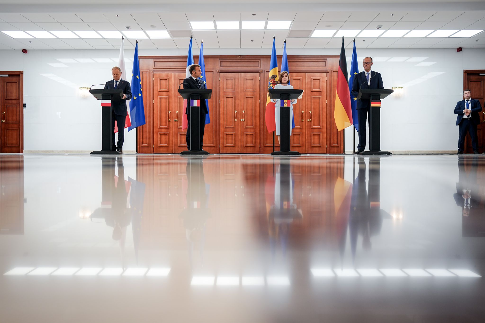 Merz, Macron und Tusk stärken proeuropäischer Regierung in Moldau den Rücken
