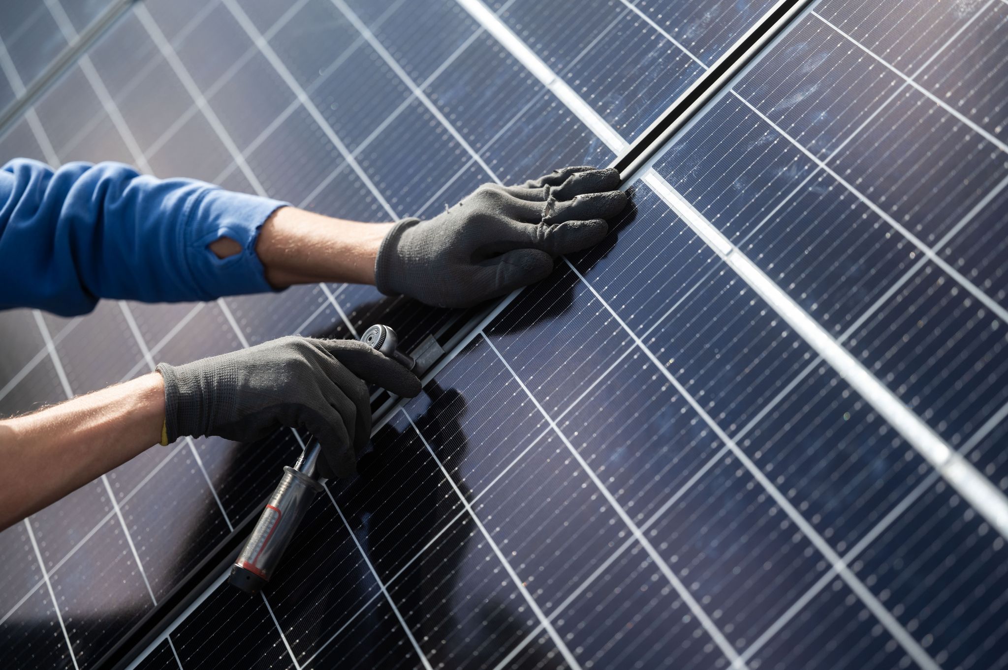 Solarhandwerk sieht Jobs bei möglichem Förderende in Gefahr
