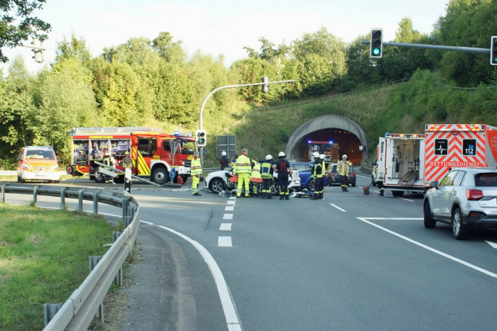 Verkehrsunfall am Losenbergtunnel in Olsberg Bigge