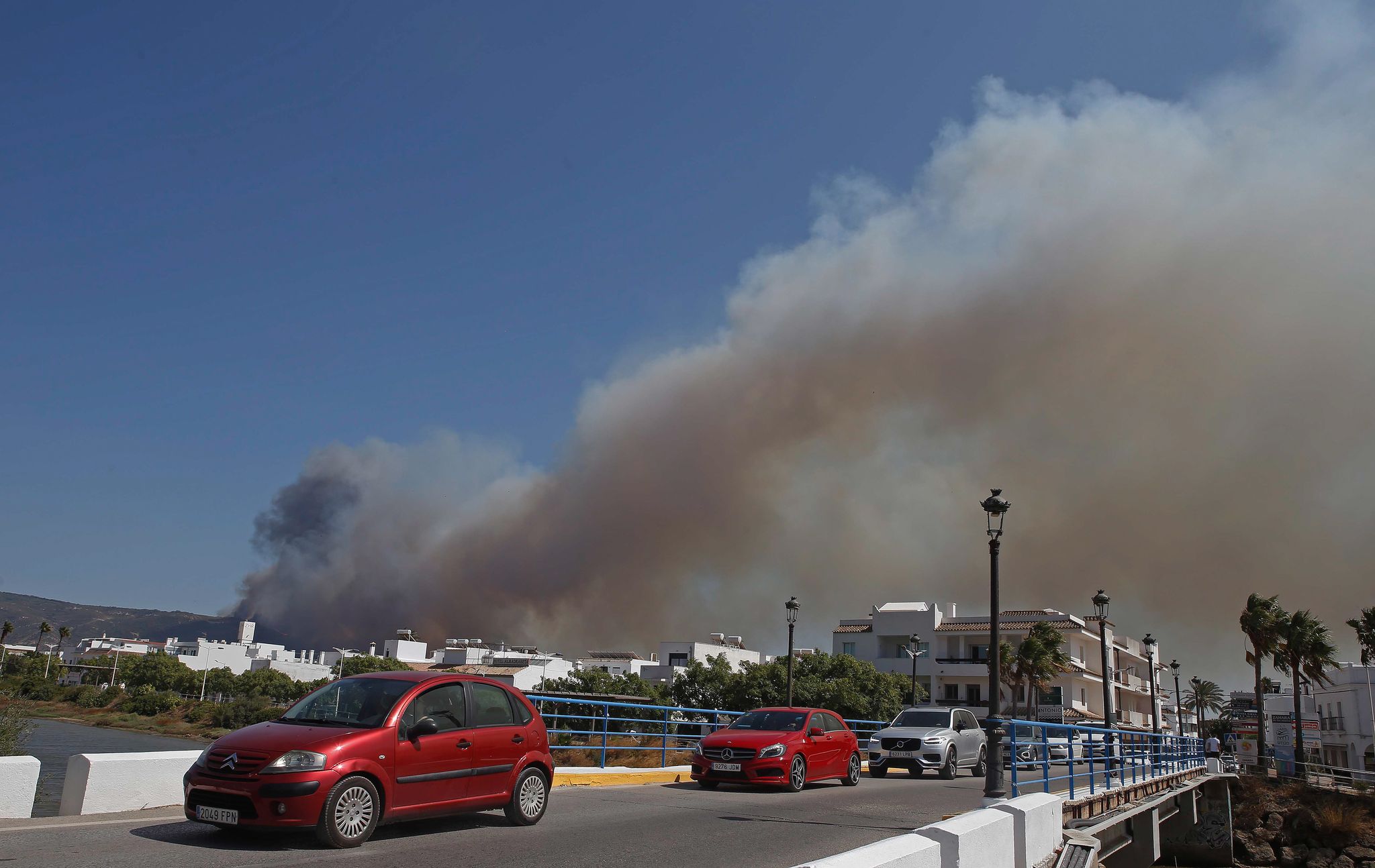 Tausende wegen Waldbrand nahe Tarifa evakuiert