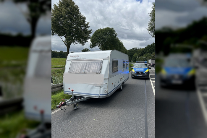 Bütow: Unfall mit Wohnanhänger auf B198