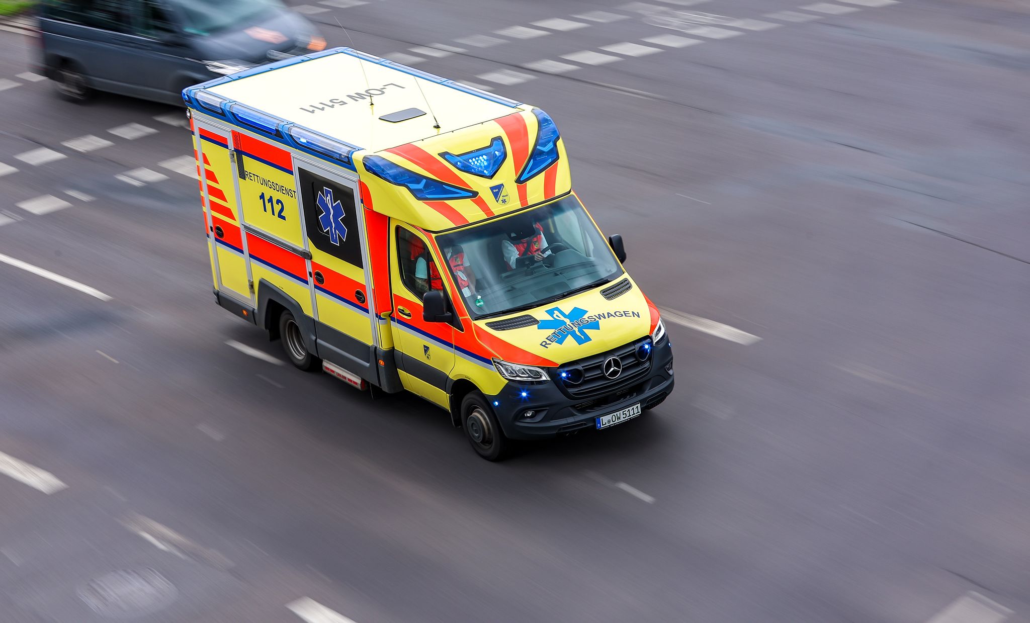 Mann verletzt in Dresden Fahrgast mit Messer