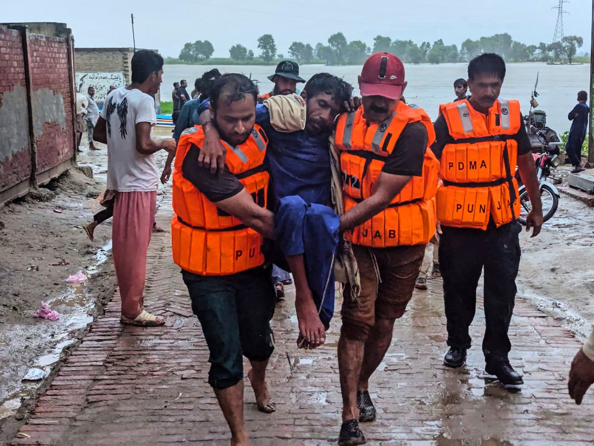 Flutkatastrophe in Pakistan fordert fast 800 Menschenleben