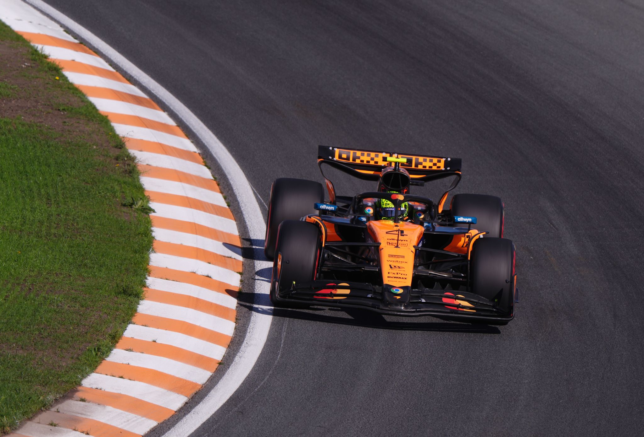Piastri setzt sich in Zandvoort durch – Verstappen Dritter
