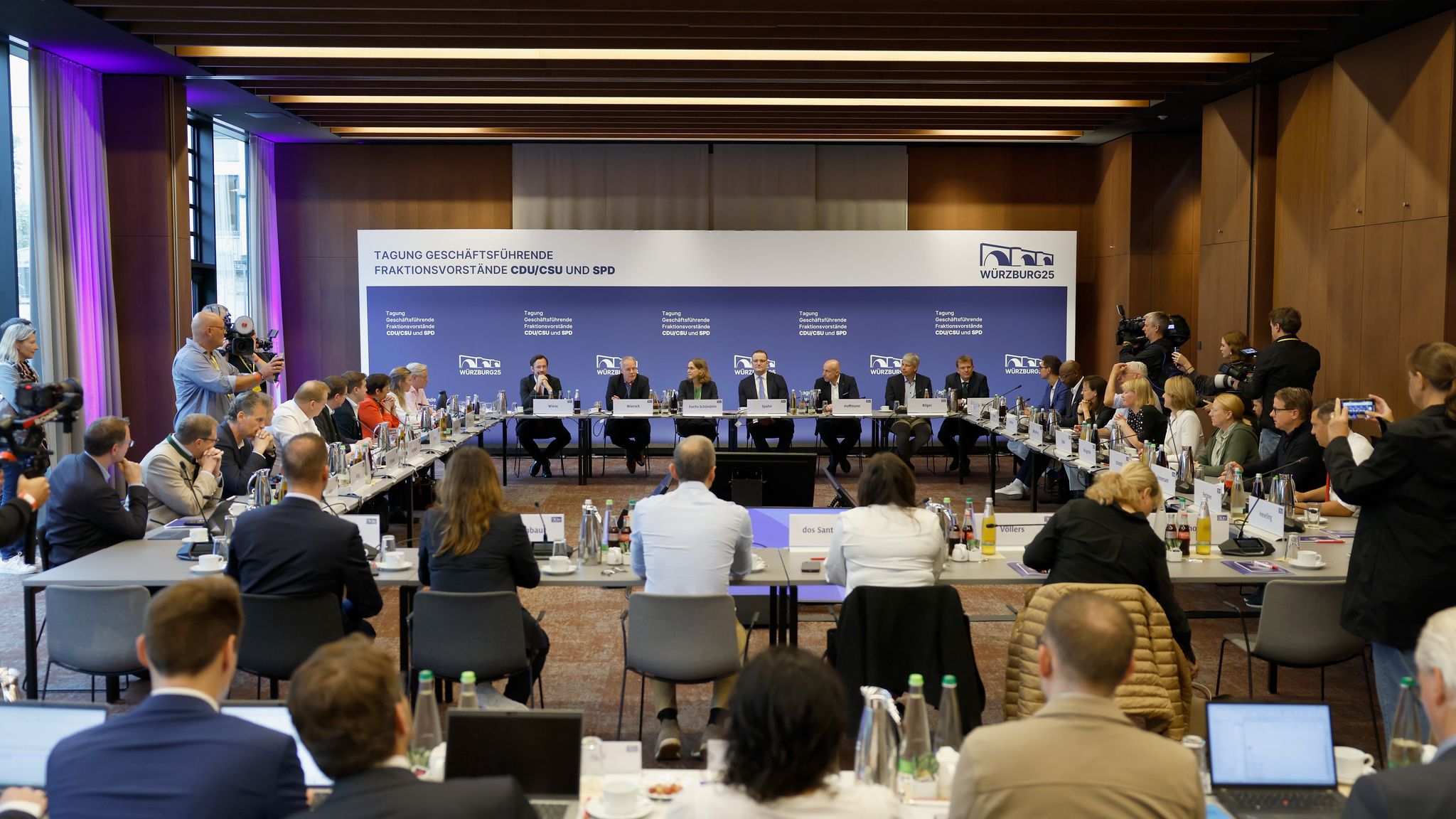 Neue Ziele für Wachstum und Verteidigung: Koalition auf Neustartkurs
