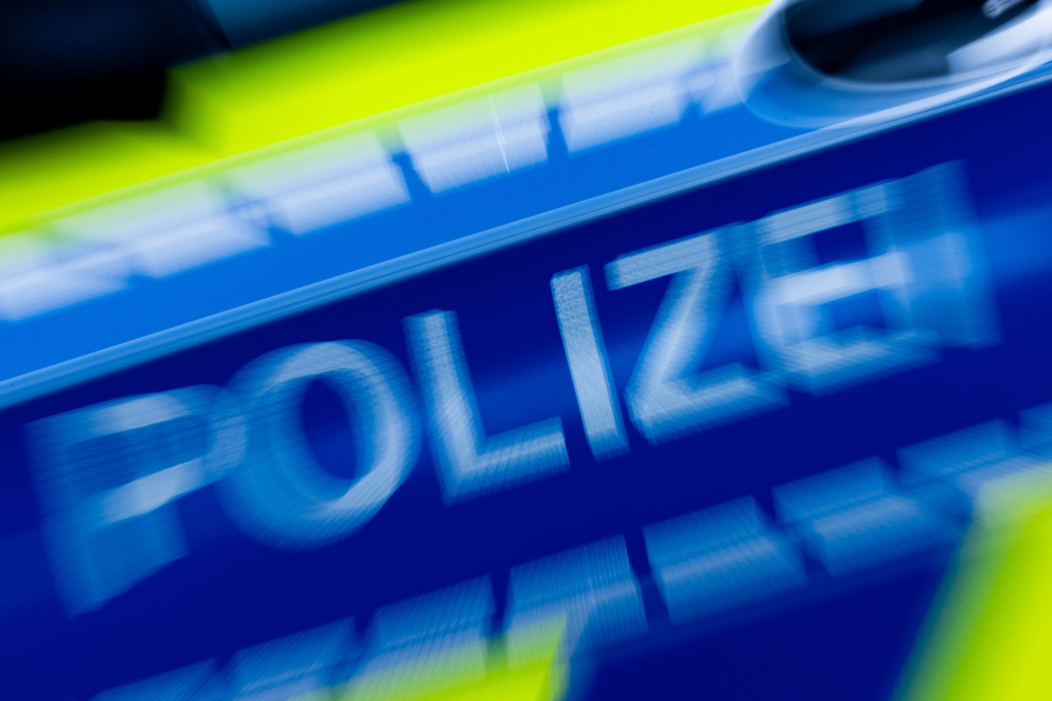 Mann rast mit 4,2 Promille und Tempo 220 über die Autobahn