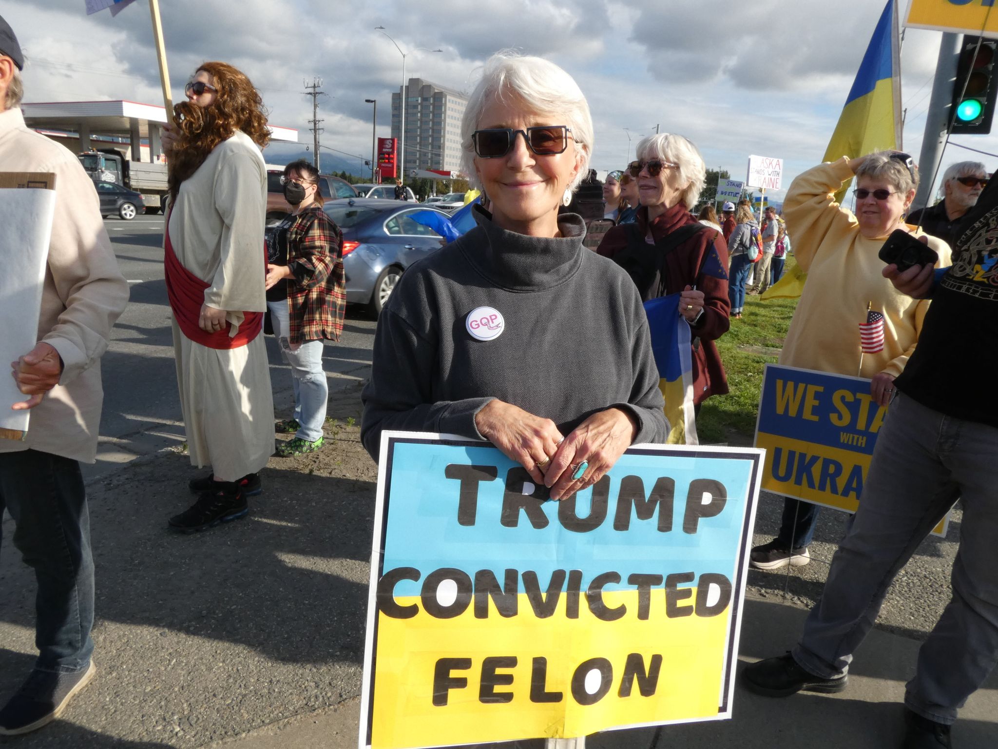 «We stand with Ukraine» – Protest in Alaska vor Gipfel