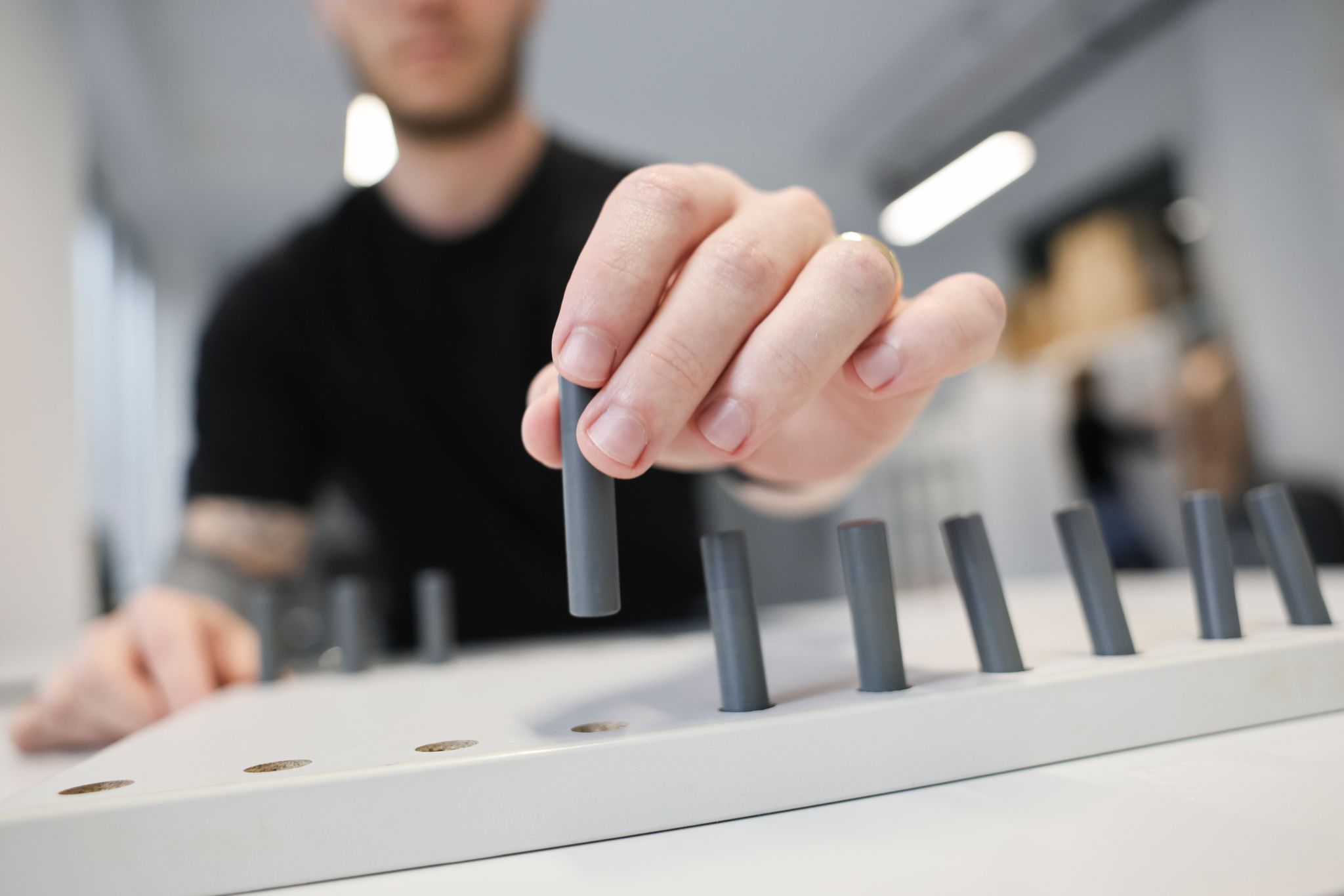 Sie machen es mit links – Mythen und Fakten über Linkshänder