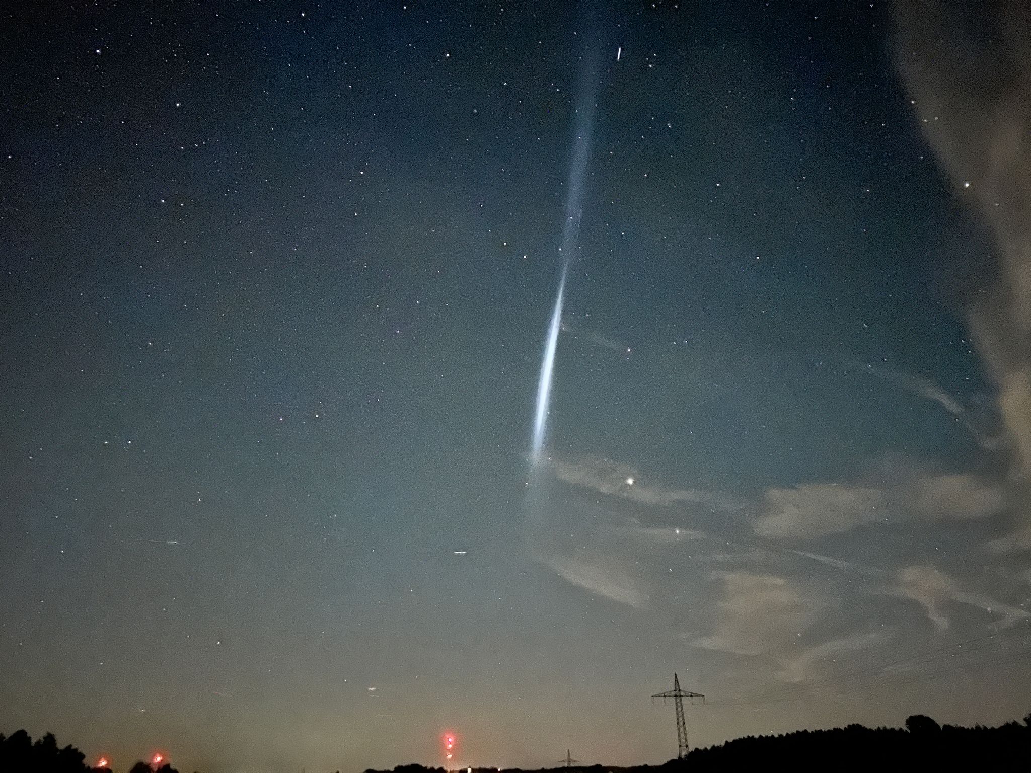 Ungewöhnlich großer Lichtstreifen am Himmel – Rätsel gelöst