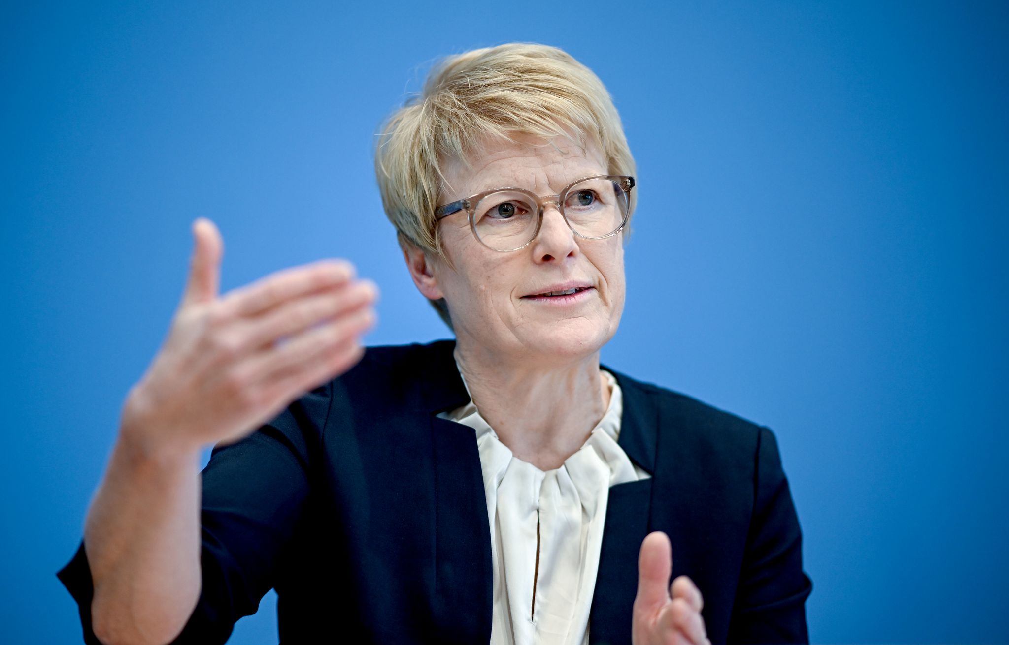 Sozialversicherungen in finanzieller Krise: Wirtschaftsweise fordert Leistungskürzungen