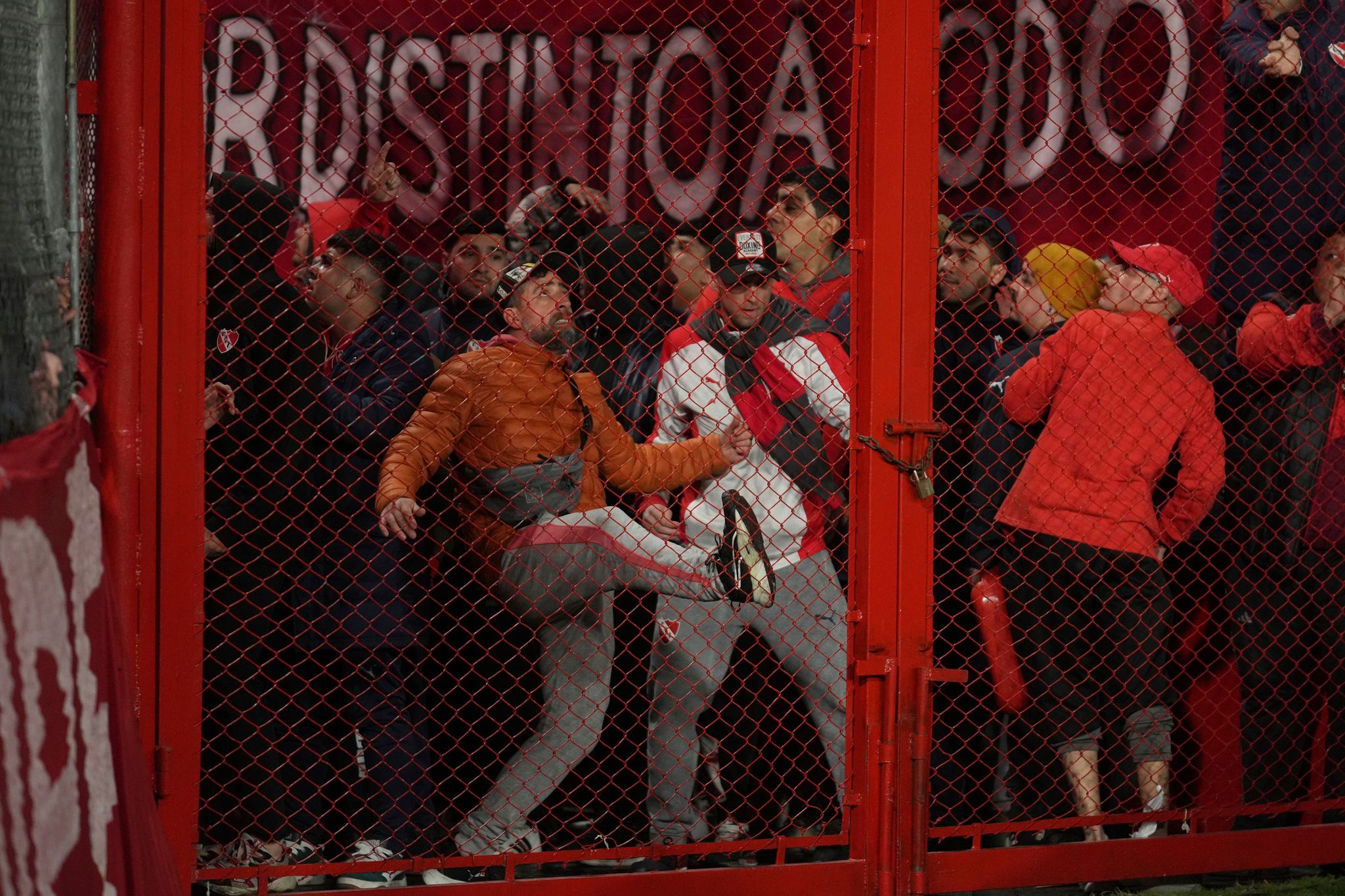 Gewalt bei Copa Sudamericana: Spiel abgebrochen