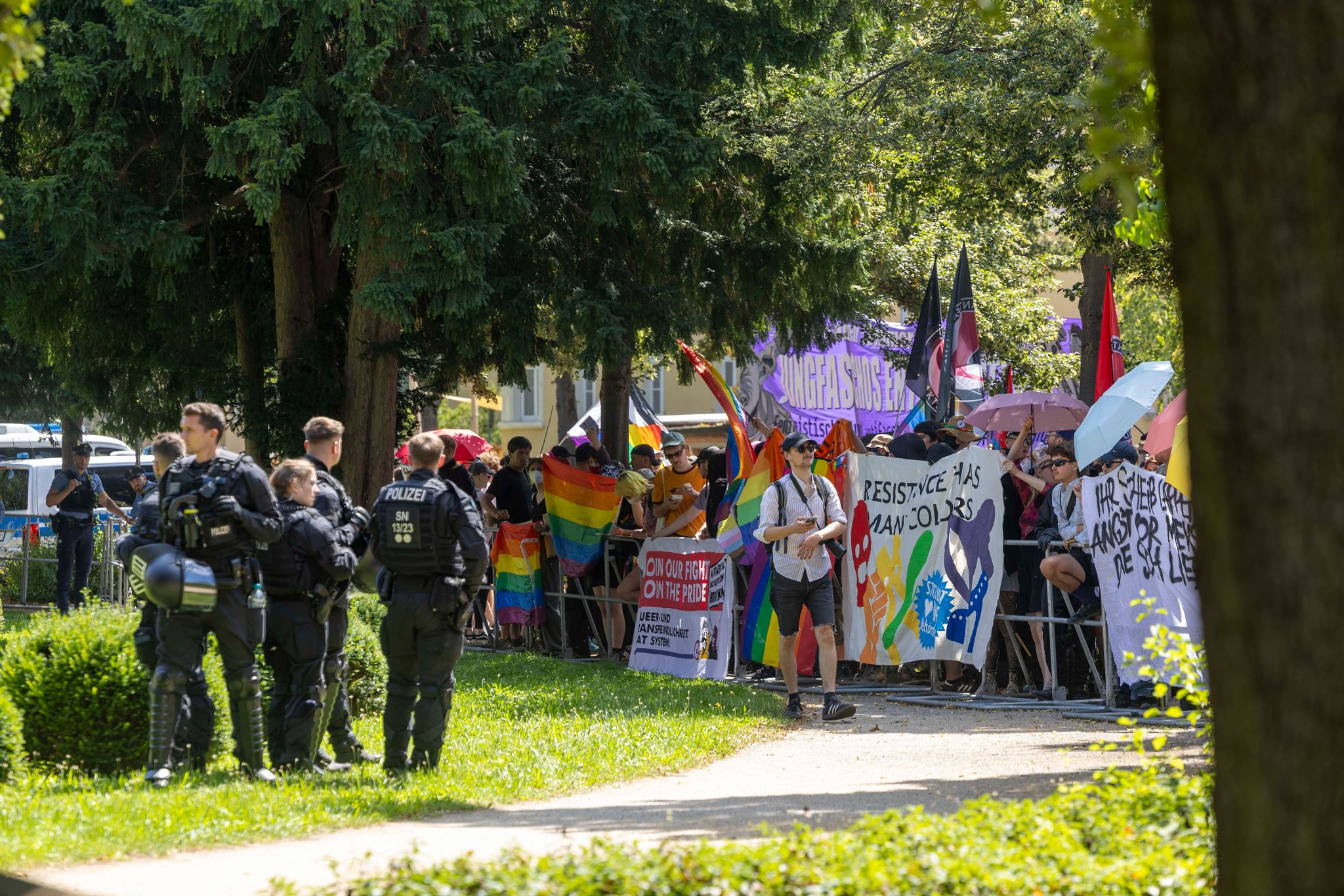 Queere Community feiert CSD in Bautzen – Gegenproteste