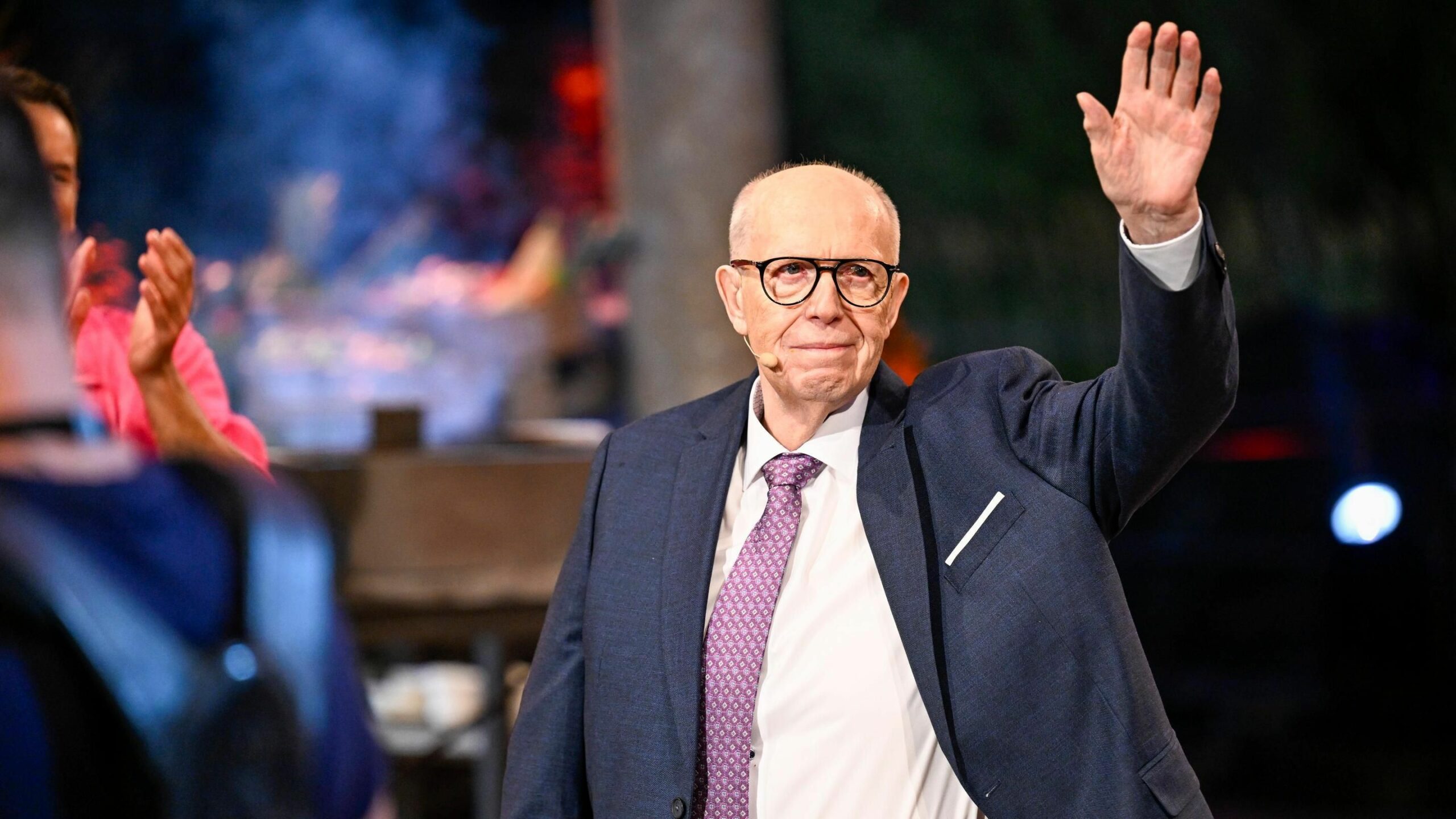 Reiner Calmund: Abschied mit Tränen, Thron und Weltrekord – „Grill den Henssler“-Legende geht