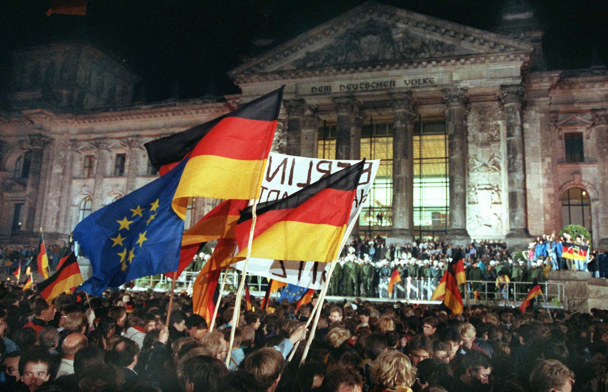 35 Jahre Deutsche Einheit: Statistik zu 1990 Geborenen