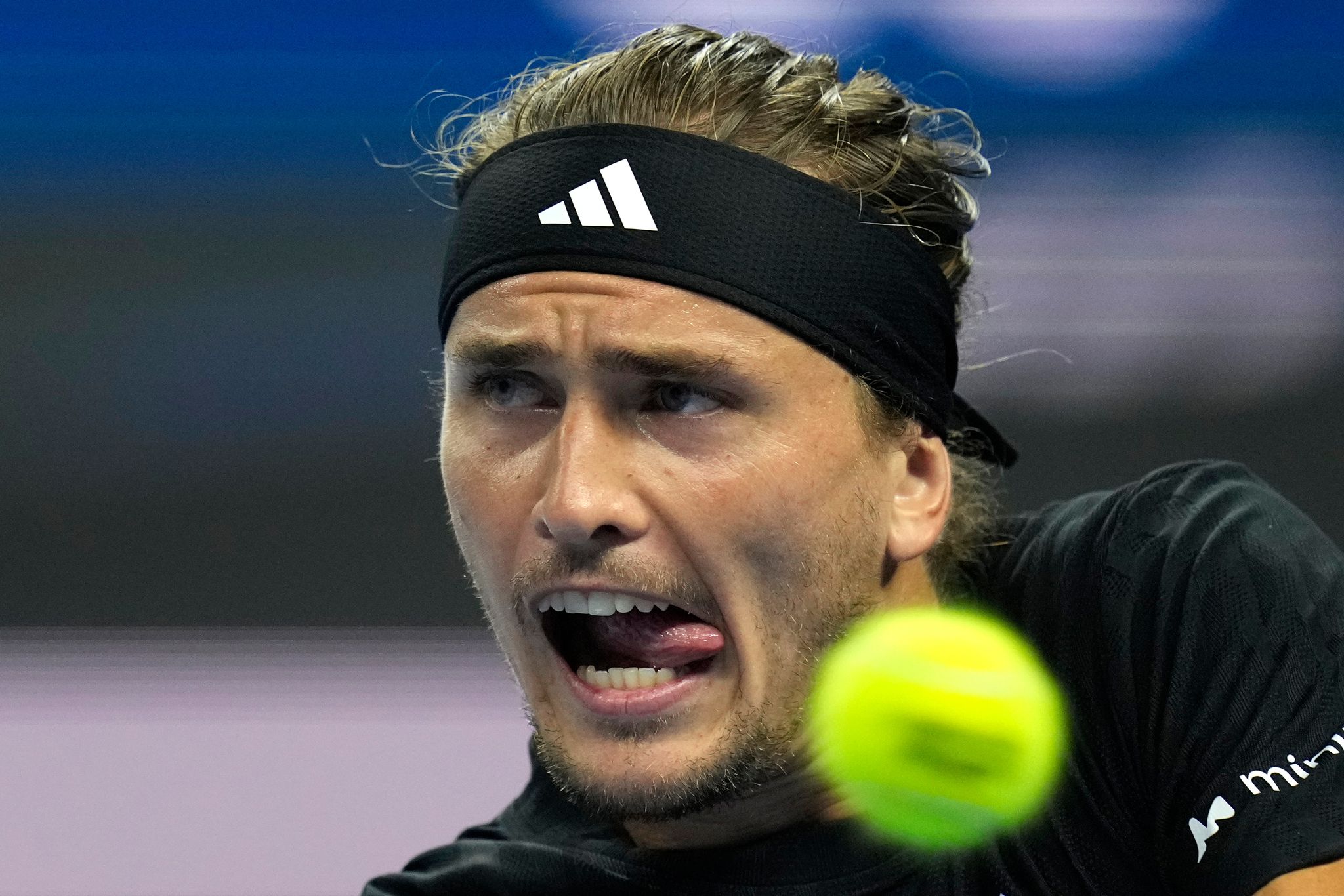 Alexander Zverev siegt in Peking und zieht ins Achtelfinale ein