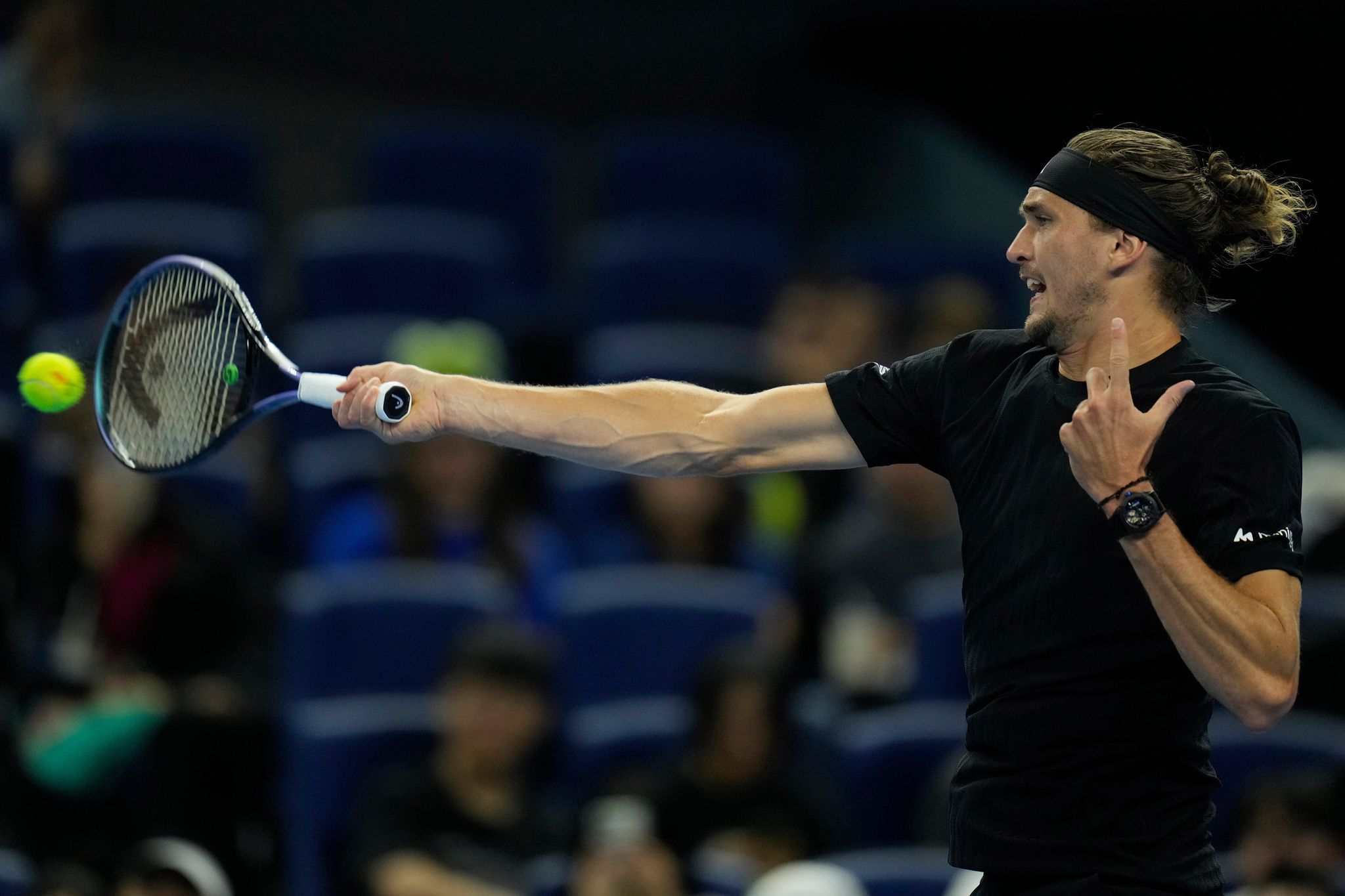 ATP-Tennisturnier in Peking: Zverev mit Mühe ins Viertelfinale
