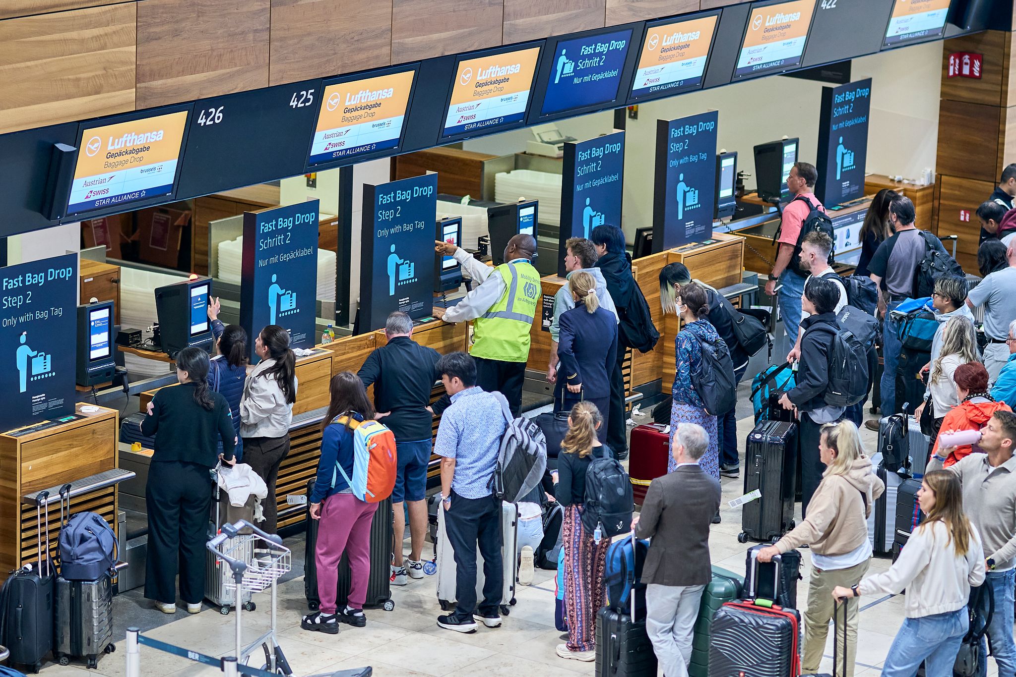Cyberangriff: Flughafen BER arbeitet Rückstau an Gepäck ab