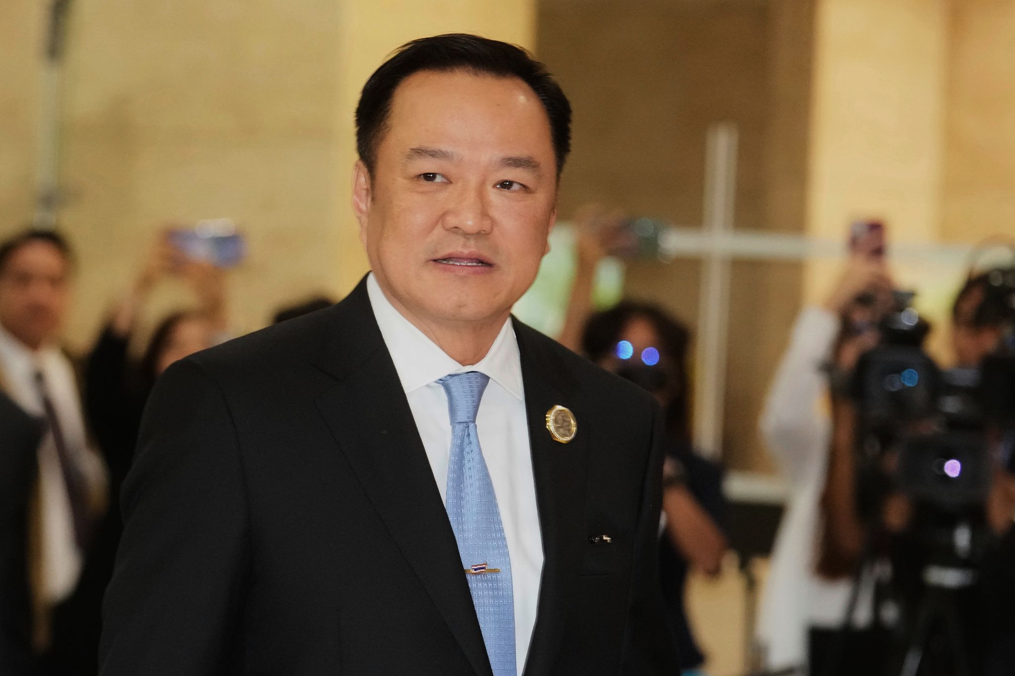Thailand hat neuen Ministerpräsidenten,Politische Wirren und Neuwahlen: Anutin Charnvirakul übernimmt das Amt inmitten von Turbulenzen.