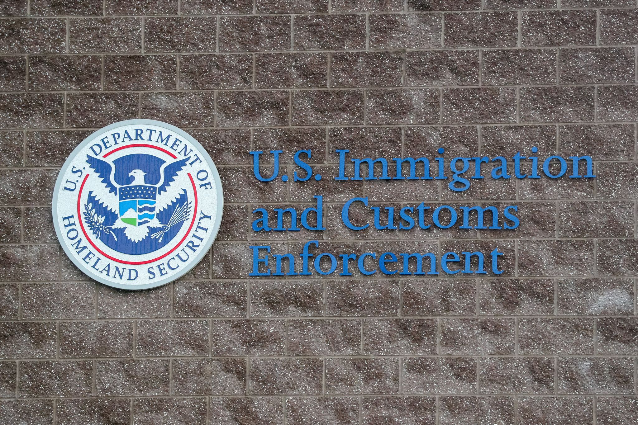 Schüsse vor ICE-Einrichtung: FBI ermittelt nach tödlichem Vorfall in Dallas