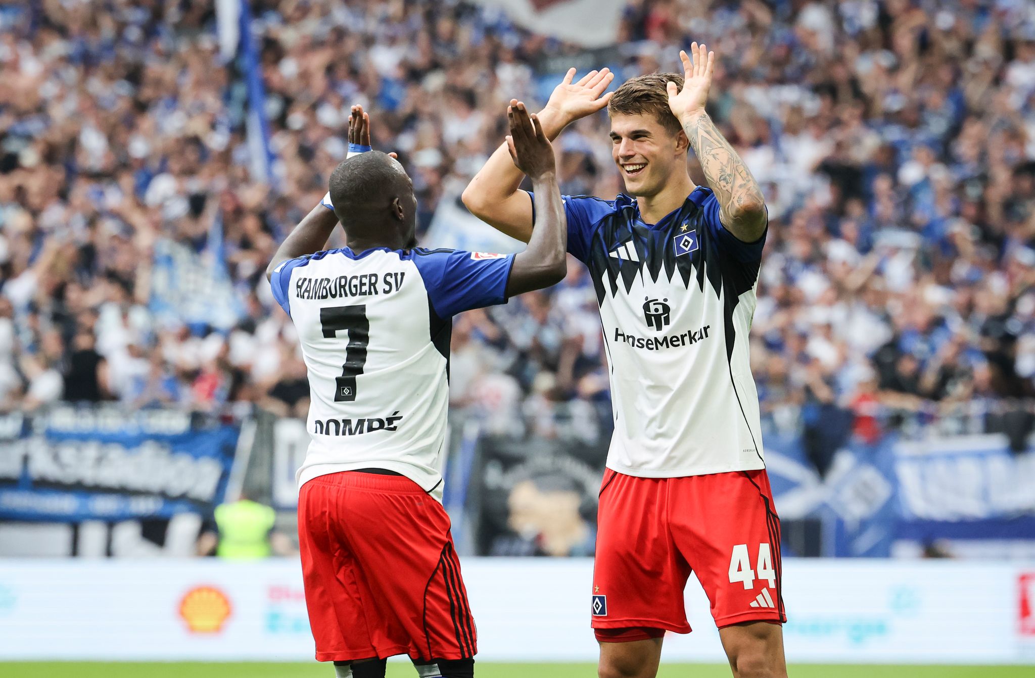 HSV feiert ersten Bundesliga-Sieg nach sieben Jahren Zweitklassigkeit