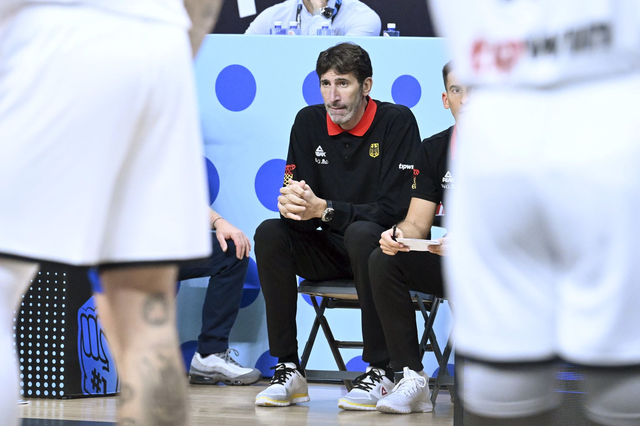 Basketball-Bundestrainer Alex Mumbru muss im Krankenhaus bleiben
