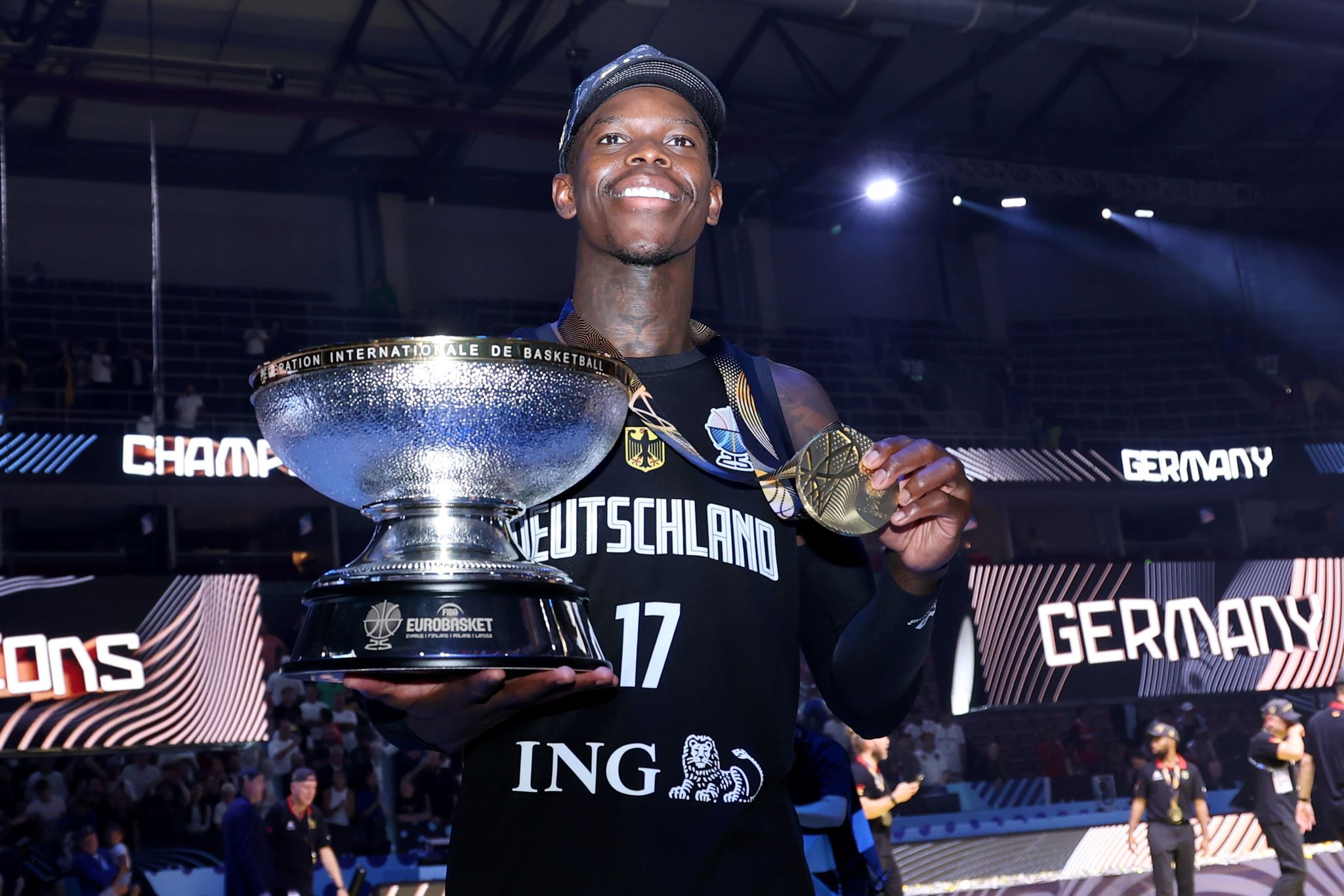EM-Held Dennis Schröder feiert Geburtstag mit Goldmedaille in Riga