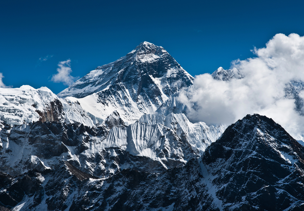 Das war der Freitagnachmittag – 26. September 2025: SPD-Todesnachricht, BMW Megarückruf und Mann rast a Ski den Mount Everest hinab