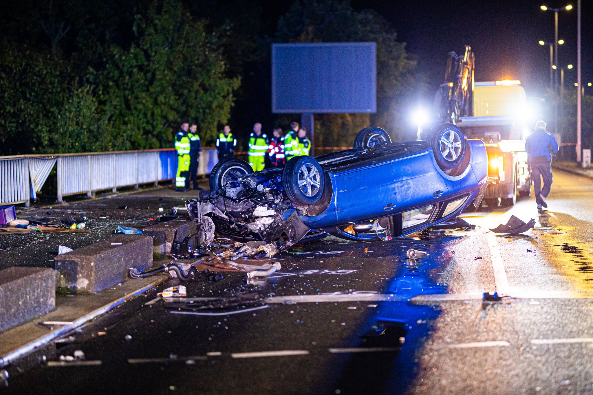 ICE evakuiert nach Betonpoller-Unfall in Hannover-Kleefeld