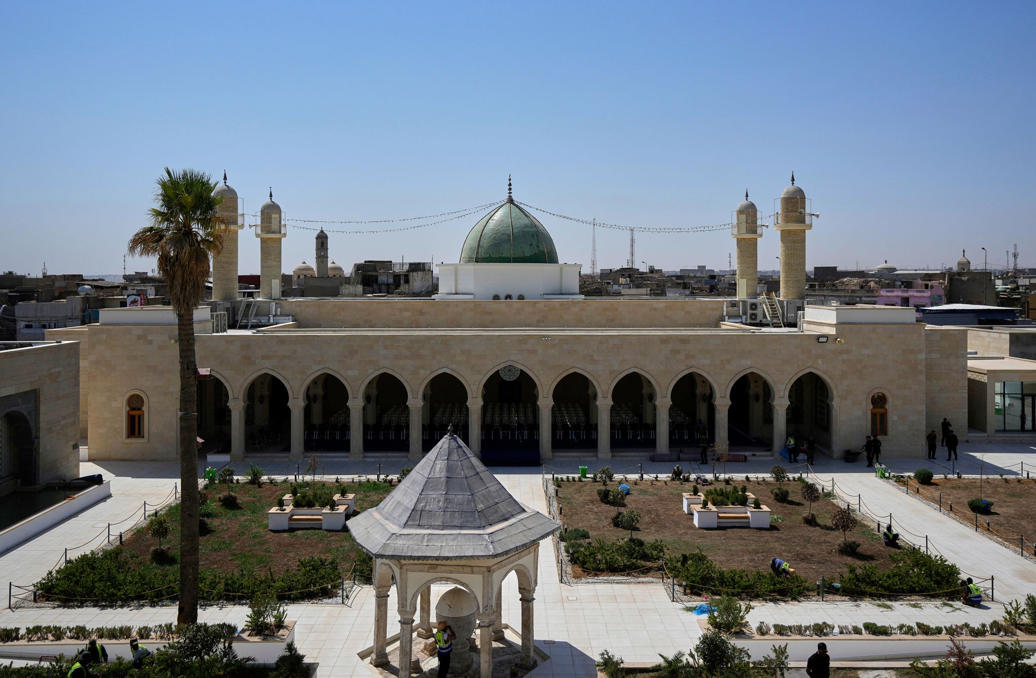 Vom IS zerstörte Moschee in Mossul wiedereröffnet