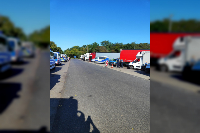 Großkontrolle auf der Tank- und Rastanlage Weiskirchen Nord