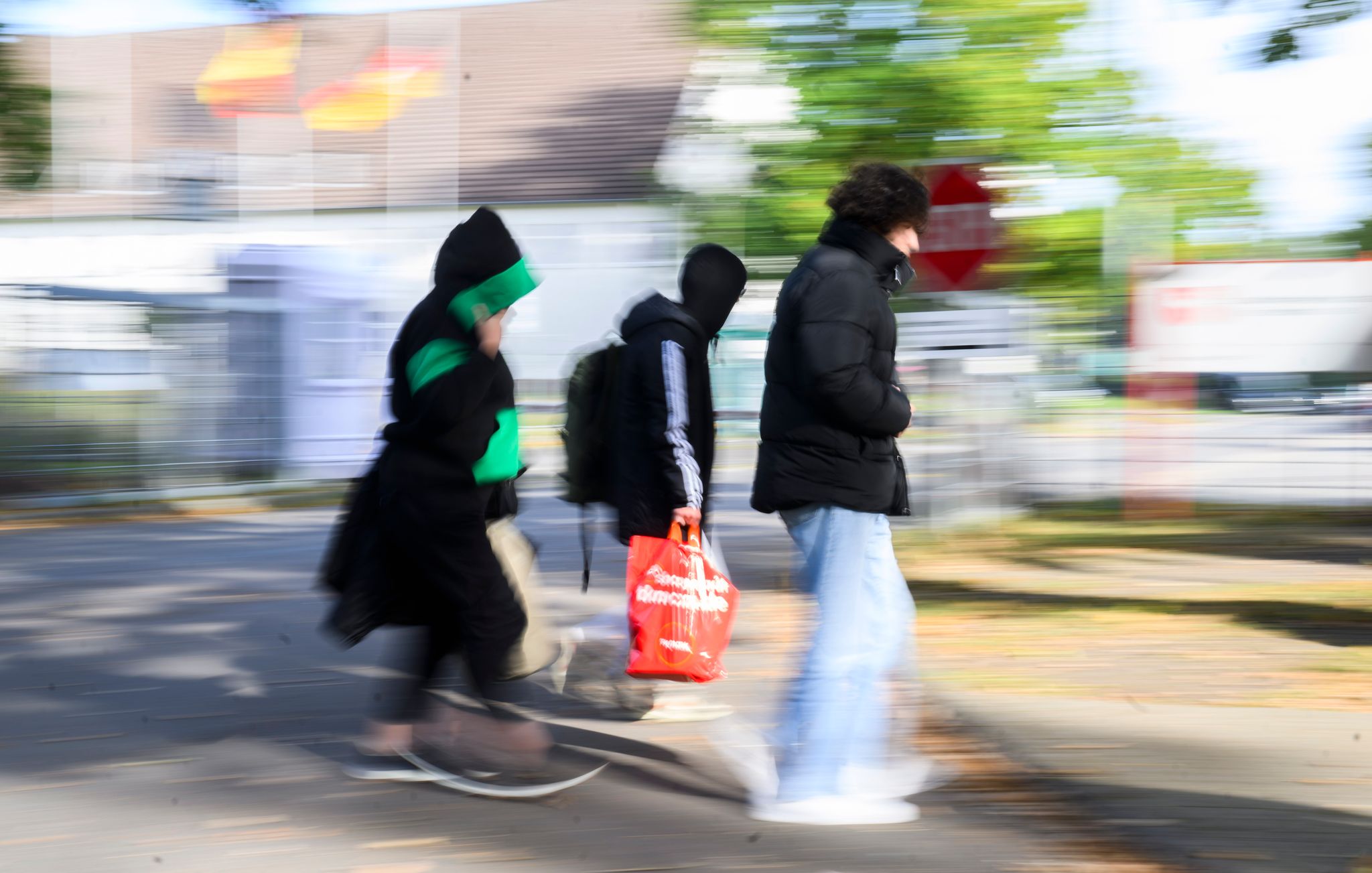 Weniger Asylbewerber bekommen staatliche Leistungen
